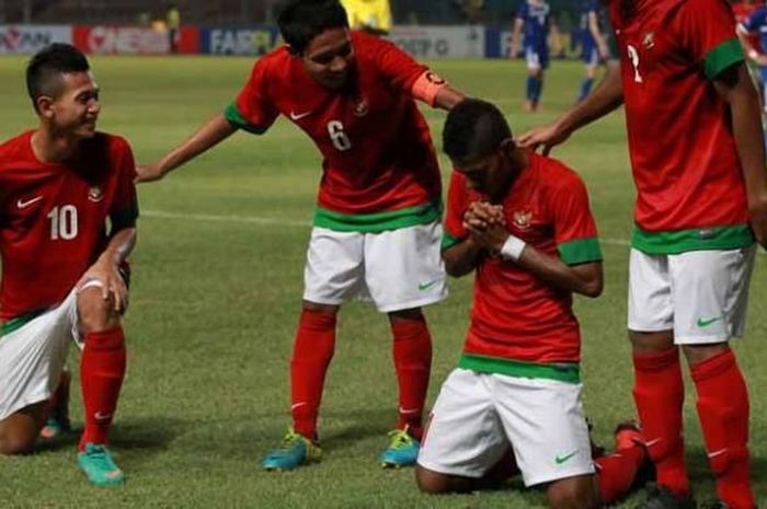 Selebrasi para pemain timnas Indonesia U-19 selepas mencetak gol pada era perdana Indra Sjafri.