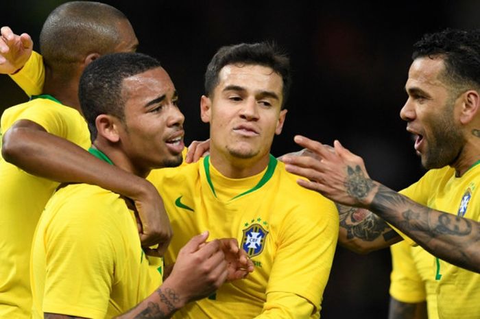 Pemain Brasil melakukan selebrasi setelah Gabriel Jesus mencetak gol ke gawang Jerman pada laga persahabatan di Olympiastadion, Berlin, Selasa (27/3/2018) waktu setempat atau Rabu dini hari WIB.     