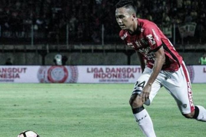 Bek sayap Bali United, Ricky Fajrin.