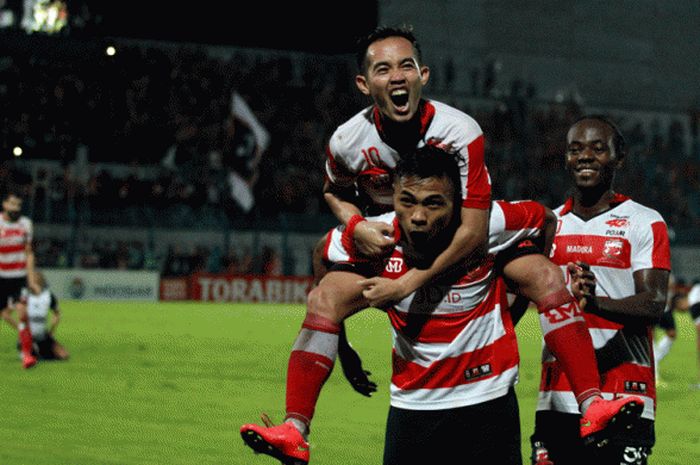 Slamet Nurcahyo dkk siap mengantarkan Madura United ke puncak klasemen. 