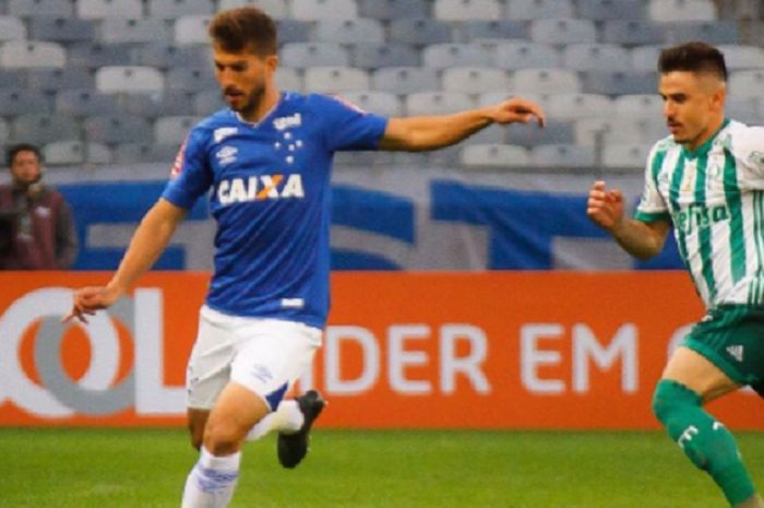 Lucas Silva bersama Cruzeiro