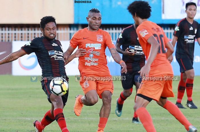  Persipura Vs Borneo FC 