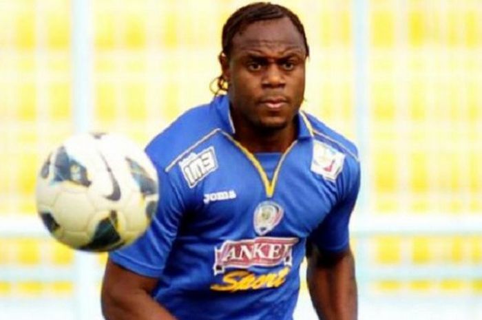 Victor Igbonefo saat berbaju Arema FC.