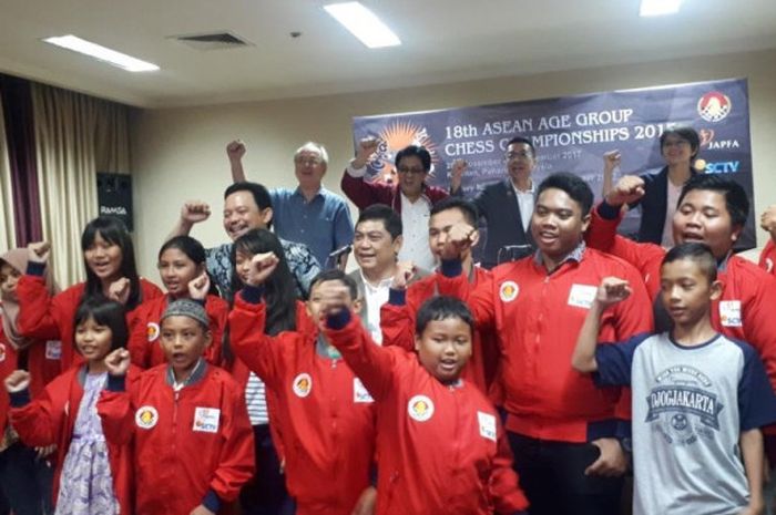 Para pecatur junior Indonesia siap menampilkan yang terbaik di ajang Kejuaraan Catur Kelompok Umur Asia Tenggara, di Kuantan, Pahang, Malaysia, 25 November-4 Desember. 