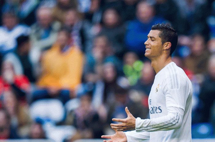Reaksi Cristiano Ronaldo saat pertandingan La Liga antara Deportivo La Coruna dan Real Madrid di Riazor Stadium, 14 Mei 2016