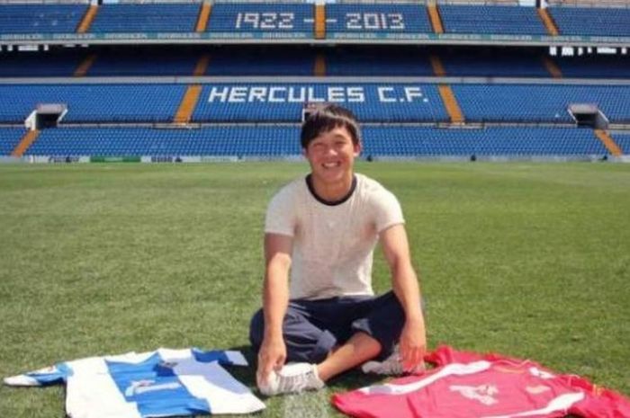 Winger asal Jepang, Yukiya Sugita, saat diperkenalkan sebagai pemain baru klub Divisi Segunda B Spanyol, Hercules, pada 2013.