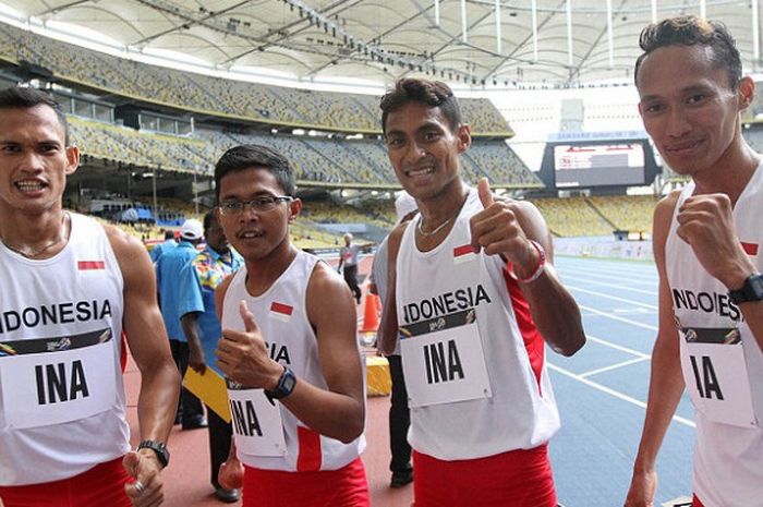 Tim lari estafet meraih medali emas pada ASEAN Para Games 2017 di Kuala Lumpur, Malaysia.