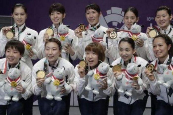 Jepang berhasil menyabet medali emas pada kategori beregu putri bulu tangkis Asian Games 2018, Rabu (22/8/2018). 