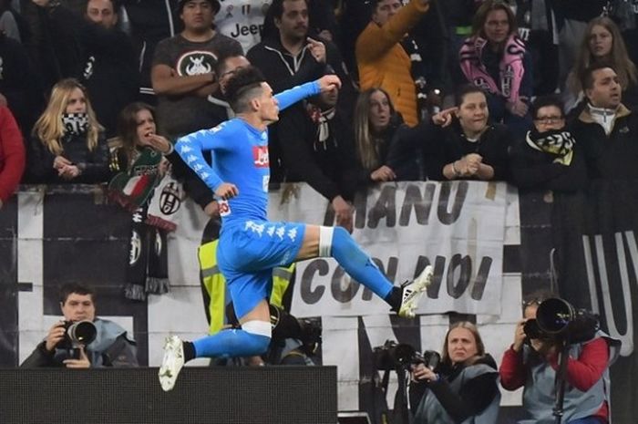 Gelandang Napoli, Jose Callejon, merayakan golnya seusai membobol gawang Juventus di Juventus Stadium pada 29 Oktober 2016.