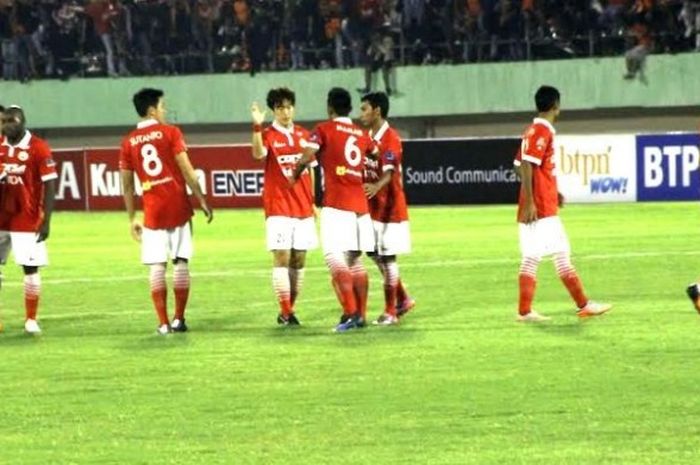 Para pemain Persija seusai berlaga kontra Persib di Stadion Manahan, Solo, Sabtu (5/11/2016) malam. 