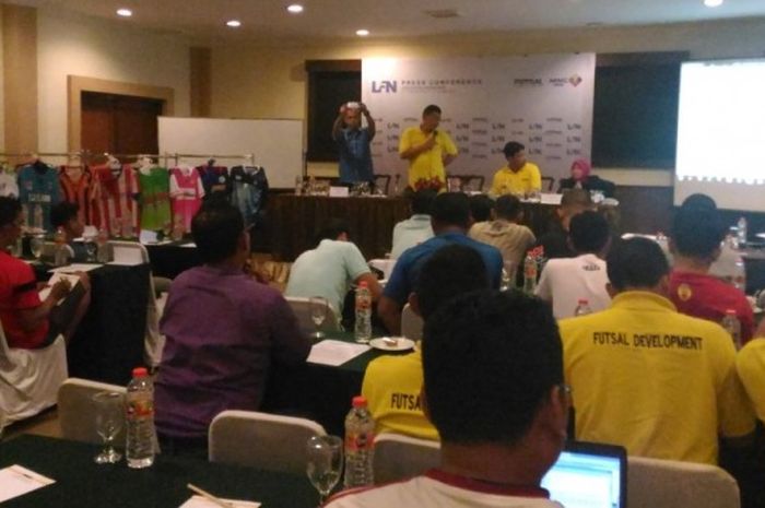 Persiapan besar dan semifinal Liga Futsal Nusantara.