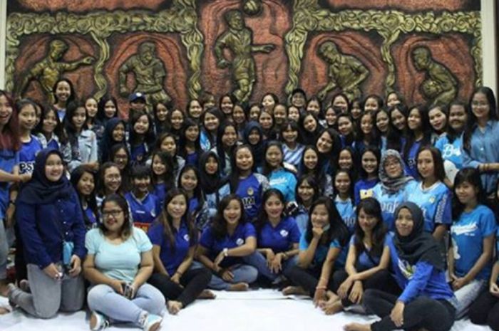 komunitas suporter wanita PSIM Yogyakarta, brajamolek, mengadakan acara kumpul kumpul