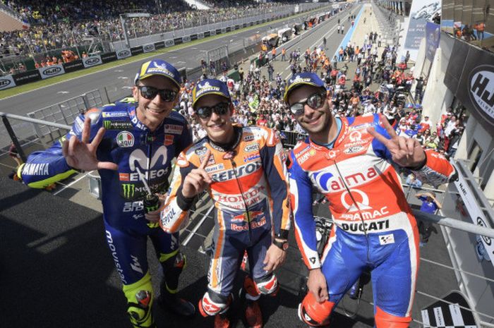  Perayaan podium MotoGP Prancis 2018 oleh Valentino Rossi, Marc Marquez, dan Danilo Petrucci.