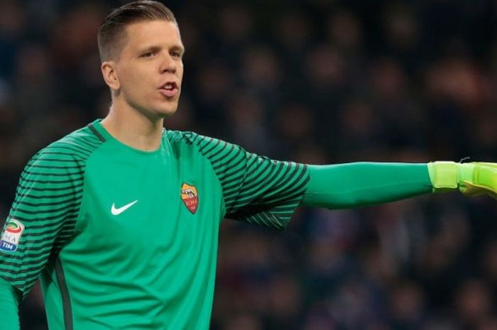 Reaksi kiper AS Roma, Wojciech Szczesny, dalam laga Liga Italia lawan Inter Milan di Stadion Giuseppe Meazza, Milan, 26 Februari 2017.