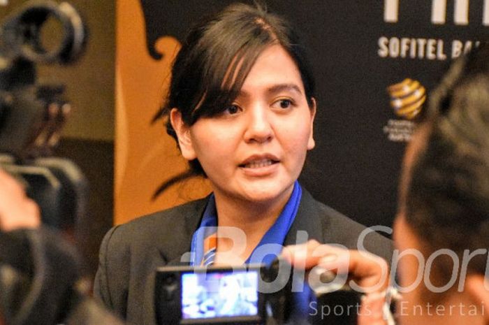     Sekretaris Jenderal PSSI, Ratu Tisha Destria, berbicara kepada media pada acara Press Conference AFF Award di Nusa Dua, Bali, 23 September 2017.    