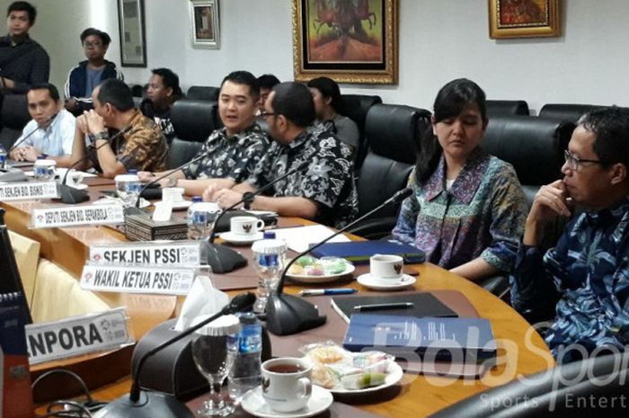 PSSI melakukan pertemuan dengan Menpora Imam Nahrawi di Kemenpora, Senayan, Jakarta Pusat, Rabu (21/2/2018).