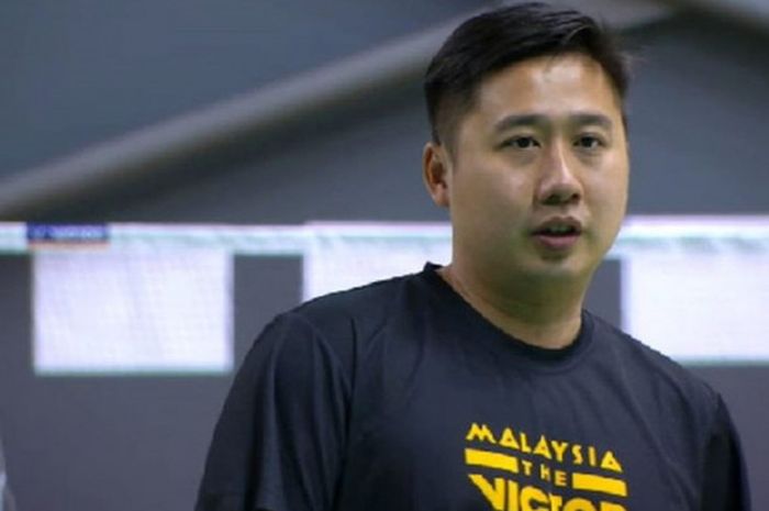 Mantan pelatih ganda putra Malaysia, Jeremy Gan, terlihat mendampingi sesi latihan anak-anak didikny