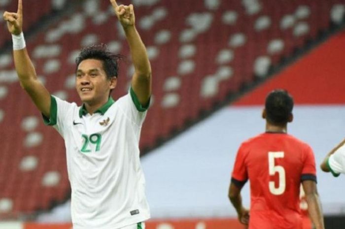     Septian David Maulana selebrasi usai mencetak gol ketiga Timnas U-23 Indonesia ke gawang Timnas 