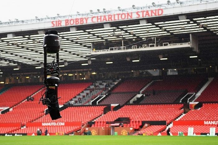 Pemandangan tribune Selatan atau yang lebih dikenal sebagai Sir Bobby Charlton Stand di Stadion Old Trafford, Manchester, Inggris, sebelum pertandingan Premier League 2016-2017 menghadapi Liverpool pada 15 Januari 2017.