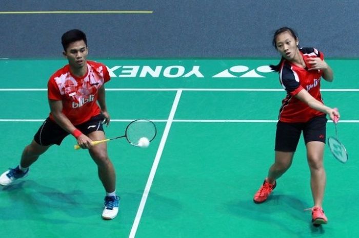 Pasangan ganda campuran Indonesia, Amri Syahnawi/Vania Arianti Sukoco ketika menghadapi Lam Wai Lok/Yeung Nga Ting (Hong Kong) pada babak ketiga Kejuaraan Dunia Junior 2016. Amri/Vania lolos ke babak keempat setelah mengatasi Lam/Yeung dengan 19-21, 21-15, 21-11, pada laga yang berlangsung di Bilbao Arena, Kamis (10/11/2016).