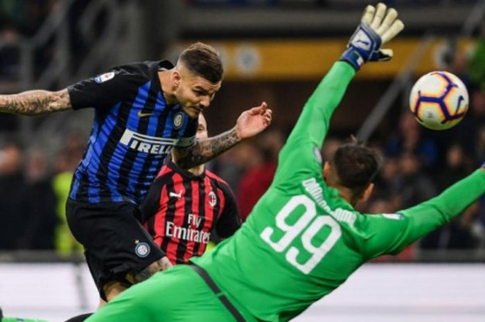 Penyerang Inter Milan, Mauro Icardi, saat mencetak gol ke gawang AC Milan dalam partai Liga Italia di Giuseppe Meazza, 21 Oktober 2018.