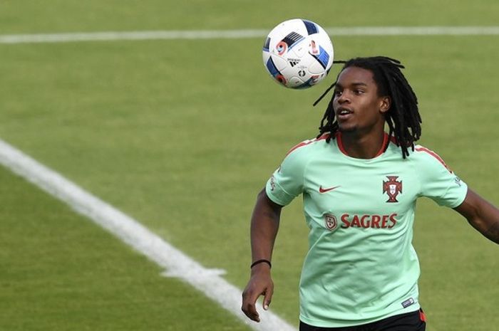 Gelandang Portugal, Renato Sanches, dalam sesi latihan di Marcoussis, Paris, pada 2  Juli 2016.