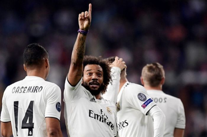 Bek Real Madrid, Marcelo, merayakan gol yang dicetak ke gawang Viktoria Plzen dalam laga Grup G Liga Champions di Stadion Santiago Bernabeu, Madrid, Spanyol pada 23 Oktober 2018.