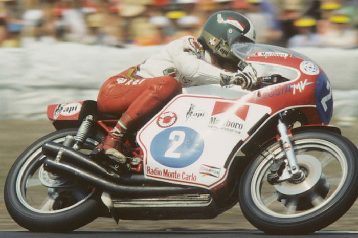 Giacomo Agostini saat menggeber MV Agusta 500cc pada GP Australia tahun 1976.