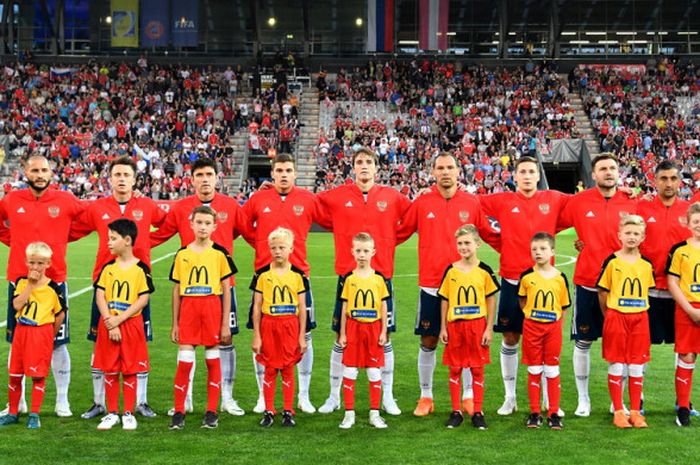 Para pemain tim nasional Rusia jelang laga uji coba menghadapi Austria di Stadion Tivoli, Innsbruck, Austria, pada 30 Mei 2018.