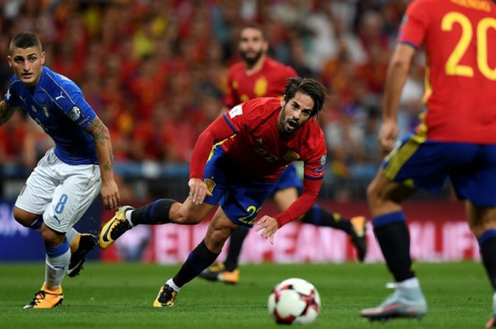 Isco menggiring bola saat timnas Spanyol mengalahkan Italia pada laga Grup G Kualifikasi Piala Dunia 2018 zona Eropa di Stadion Santiago Bernabeu, Sabtu (2/8/2017).