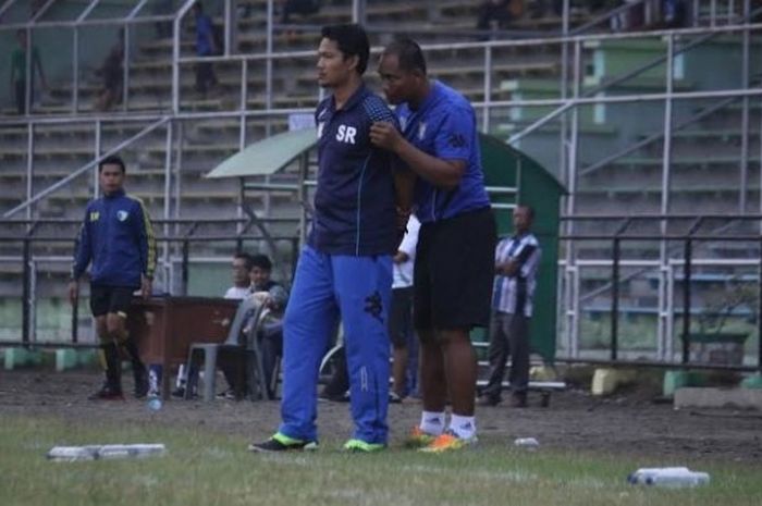Pelatih Slamet Riyadi saat masih menangani PS Kwarta Deli pada kompetisi Divisi Utama 2014. 