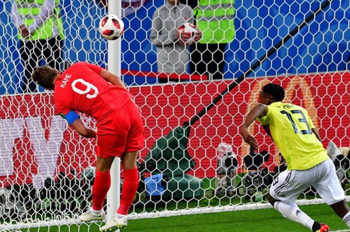  Aksi Harry Kane saat mendapat peluang di depan gawang Kolombia pada laga babak 16 besar Piala Dunia 2018 di Otkrytiye Arena, Selasa (3/7/2018) waktu setempat. 