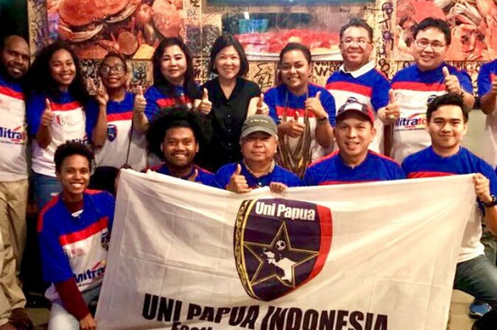 Skuat dan ofisial Uni Papua FC Los Angeles.