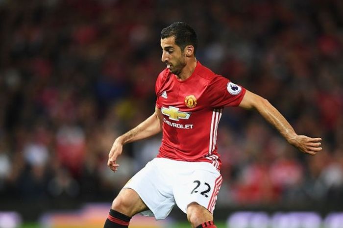 Henrikh Mkhitaryan saat laga Premier League melawan Southampton di Old Trafford, Manchester, Inggris, 19 Agustus 2016. 