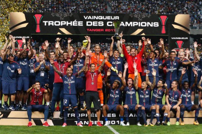 Para pemain Paris Saint-Germain merayakan gelar juara Piala Super Prancis 2017, Sabtu (29/7/2017).