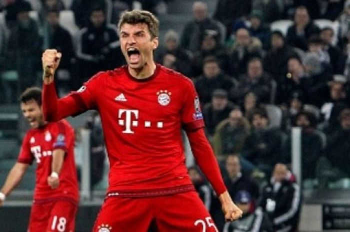 Penyerang FC Bayern Munchen, Thomas Mueller, melakukan selebrasi usai membobol gawang Juventus dalam partai Liga Champions  di Juventus Arena pada 23 Februari 2016.