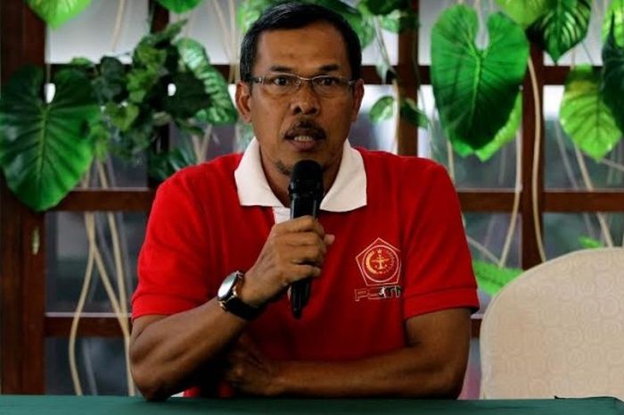 Pelatih PS TNI, Mustaqim saat memberikan keterangan ke media untuk laga Grup 3 Piala Presiden 2017 di Ijen Suites Hotel, Sabtu (4/2/2017). 