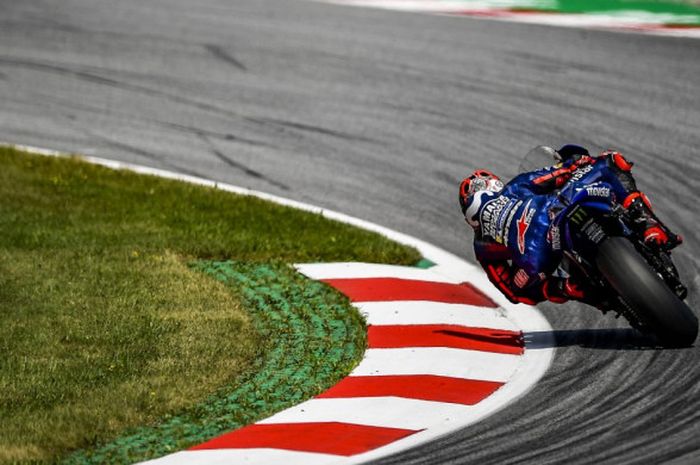  Maverick Vinales saat menjalani sesi kualifikasi MotoGP Austria di Red Bull Ring, Austria, Sabtu (11/8/2018). 