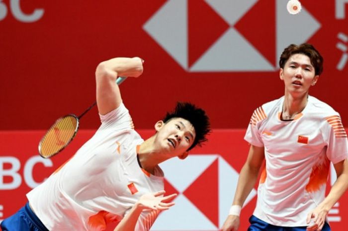 Ganda putra China, Li Junhui/Liu Yuchen, saat tampil dalam salah satu pertandingan BWF World Tour Fi