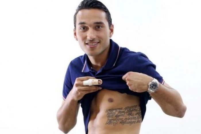 Persembahan Ezra Walian untuk Almarhum Ibunya - Bolasport.com