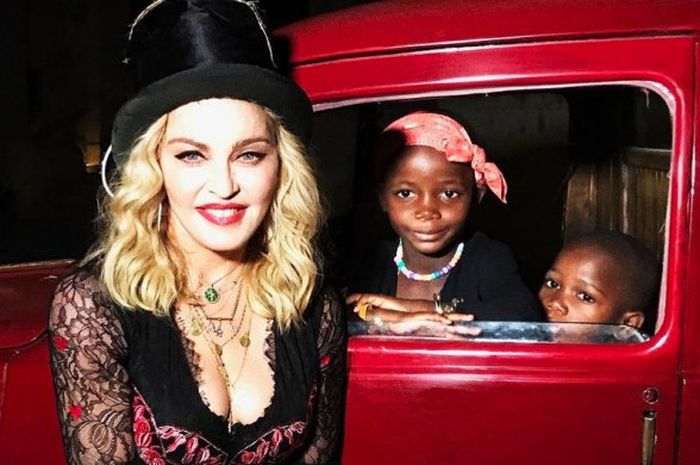 Madonna memutuskan pindah ke ibukota Portugal, Lisbon, demi sang anak yang bergabung dengan klub Benfica.