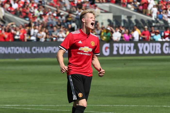 Reaksi gelandang Manchester United, Scott McTominay, setelah gagal mengeksekusi penalti dalam laga International Champions Cup kontra Real Madrid di Santa Clara, Amerika Serikat, pada 23 Juli 2017.