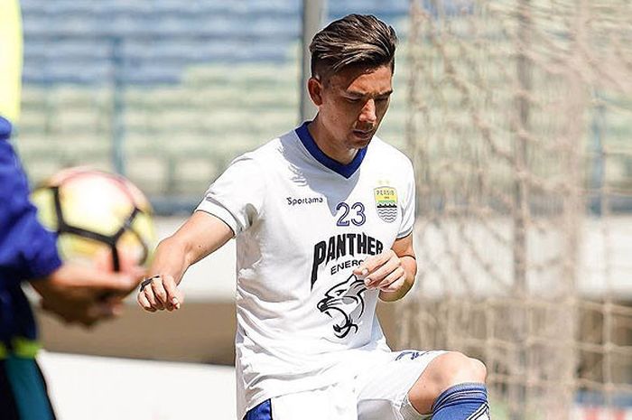 Gelandang Persib Bandung, Kim Jeffrey Kurniawan.