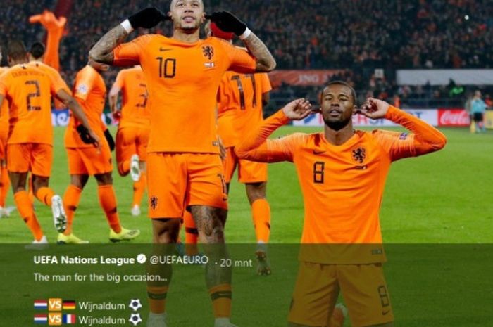 Pemain Belanda, Georginio Wijnaldum (kanan), melakukan selebrasi setelah menjebol gawang Prancis dalam lanjutan fase grup UEFA Nations League di Stadion Feyenoord, Jumat (16/11/2018)