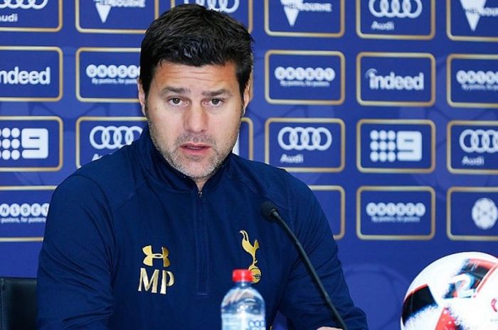 Manajer Tottenham Hotspur, Mauricio Pochettino, berbicara dalam jumpa pers jelang pertandingan pramusim bertajuk International Champions Cup 2016 menghadapi Juventus di Melbourne Cricket Ground, Melbourne, Australia, pada 26 Juli 2016.