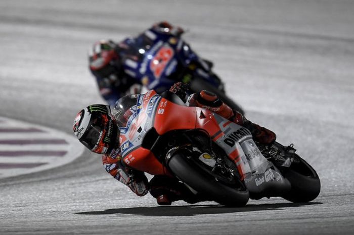 Aksi pebalap Ducati, Jorge Lorenzo, saat balapan pada seri pertama MotoGP 2018 di Sirkuit Losail, Qatar, Minggu (18/3/2018) malam WIB.