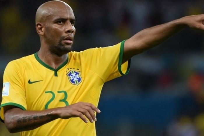 Maicon saat beraksi membela timnas Brasil menghadapi Jerman dalam laga Piala Dunia 2014 di Estadio Mineirao, Belo Horizonte, 8 Juli 2014.