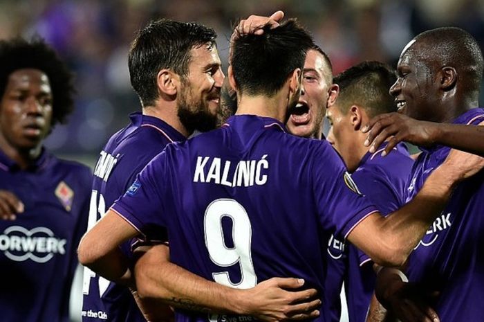 Para pemain Fiorentina merayakan gol yang dicetak oleh Khouma Babacar (kanan) ke gawang Qarabag dalam partai Liga Europa di Artemio Franchi, 29 September 2016.