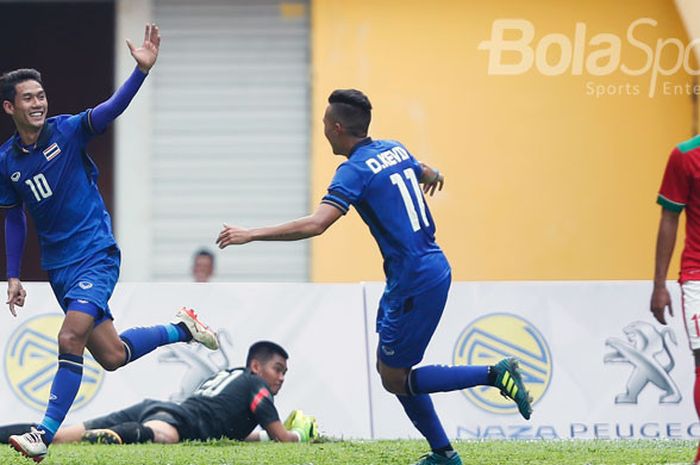Timnas U-22 melawan Timnas Thailand U-22 dalam penyisihan grup B SEA Games XXIX Kuala Lumpur 2017 di Stadion Shah Alam, Selangor, Malaysia, Selasa (15/8). Pertandingan tersebut berakhir imbang 1-1.