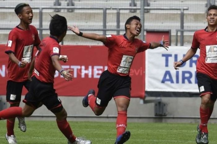 Tim putra Indonesia, ASIOP Apacinti, berhasil menjuarai Gothia Cup kategori U-15 usai menumbangkan wakil tuan rumah, IF Elfsborg, dengan skor 3-1 di Gamla Ullevi, Swedia, Sabtu (23/7/2016).